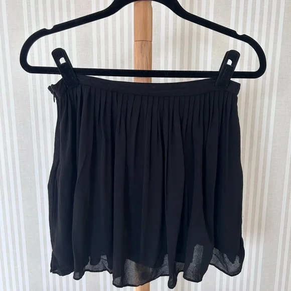 Reformation Lovell Black Pleated Skirt Mini Length Side Zip Women’s Size Medium - Picture 6 of 10
